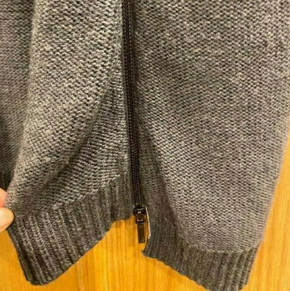 A. MOSS Sweater cap - Picture 11 of 16